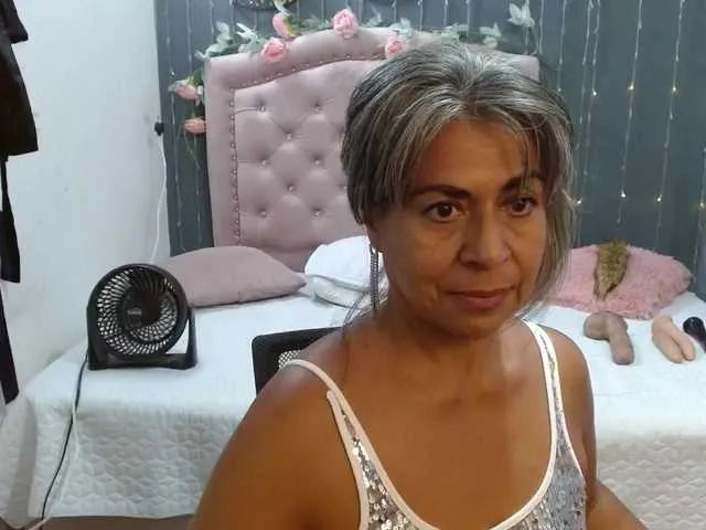 Live sex webcam photo for lalisha-96 #291808804