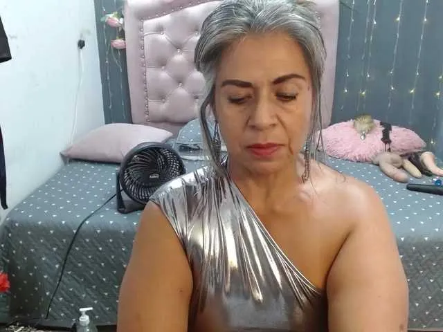 Live sex webcam photo for lalisha-96 #291889356