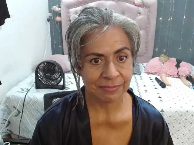 Live sex webcam photo for lalisha-96 #291984026