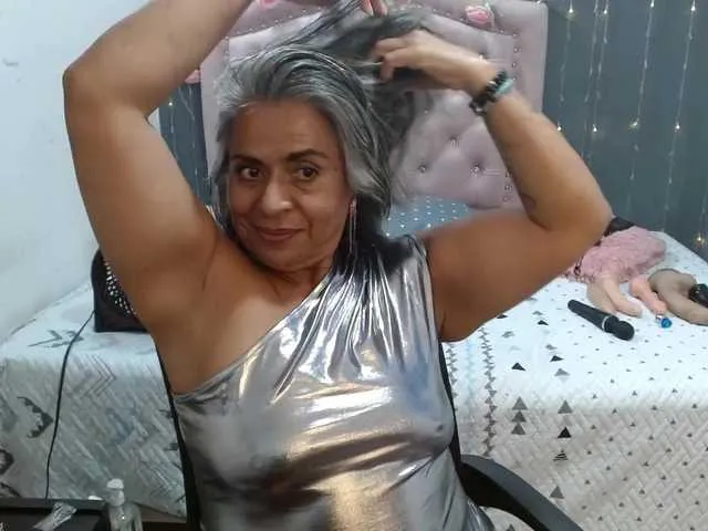 Live sex webcam photo for lalisha-96 #291998089