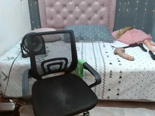 Live sex webcam photo for lalisha-96 #292045602