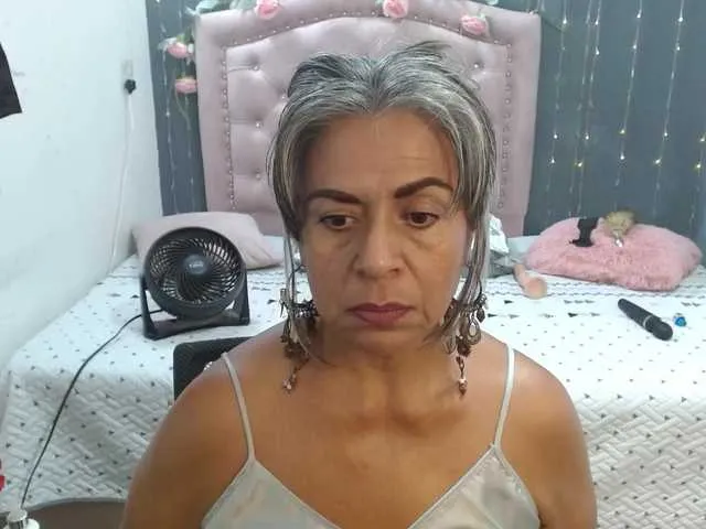 Live sex webcam photo for lalisha-96 #292131639