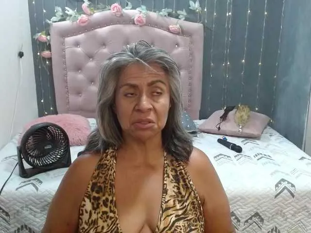 Live sex webcam photo for lalisha-96 #292298312