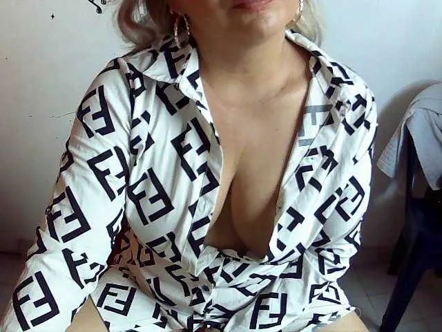 Live sex webcam photo for lamami69 #276661751