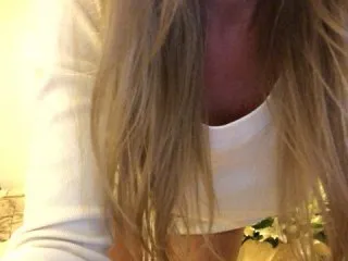 Live sex webcam photo for lanalevi #145466519