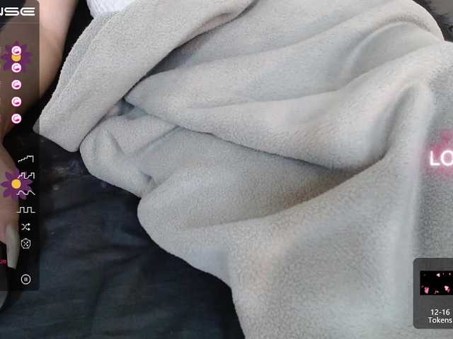 Live sex webcam photo for laraqueen09 #273750684