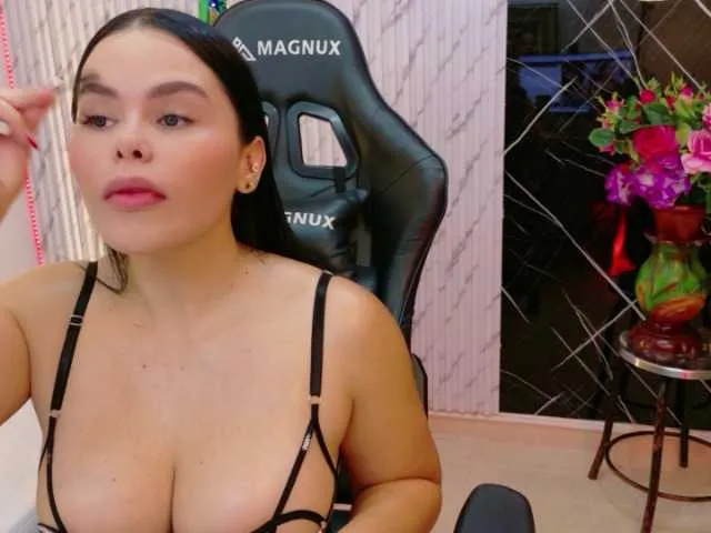Live sex webcam photo for lararoberts1 #292448589
