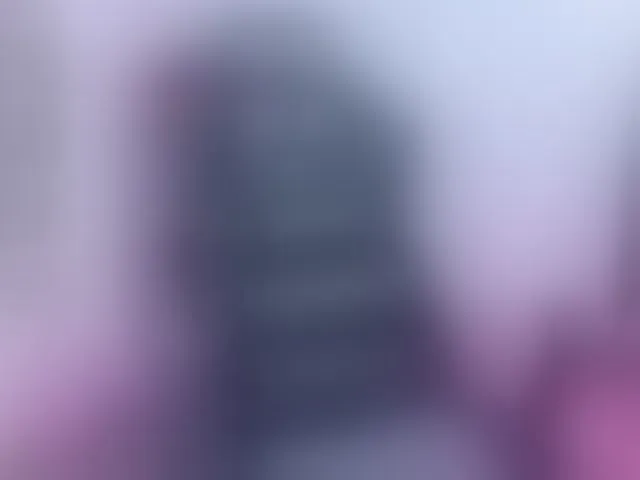 Live sex webcam photo for lararoberts1 #293382468