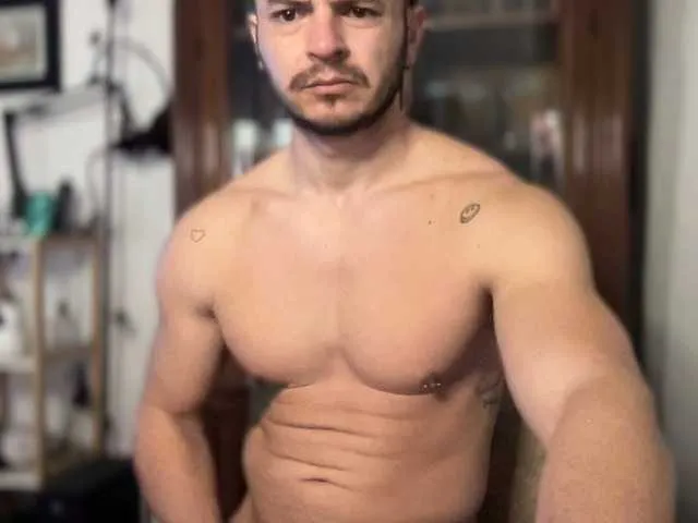 Live sex webcam photo for lat20ar #288069555