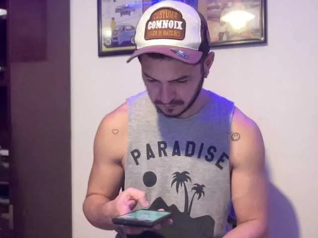 Live sex webcam photo for lat20ar #288069562