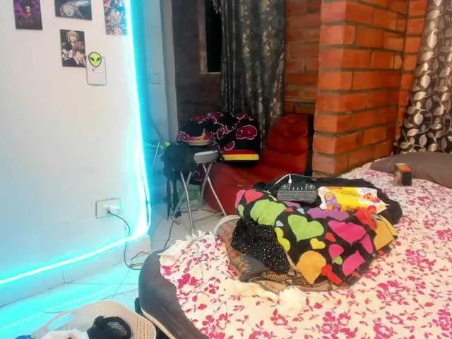 Live sex webcam photo for latin-couple77 #276056645