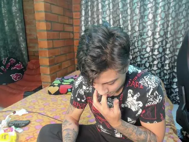 Live sex webcam photo for latin-couple77 #276071457