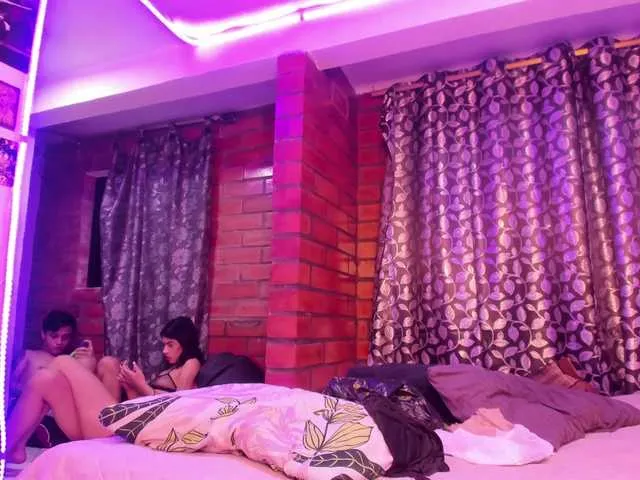 Live sex webcam photo for latin-couple77 #276291038