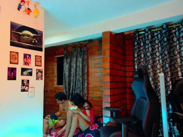 Live sex webcam photo for latin-couple77 #276611550