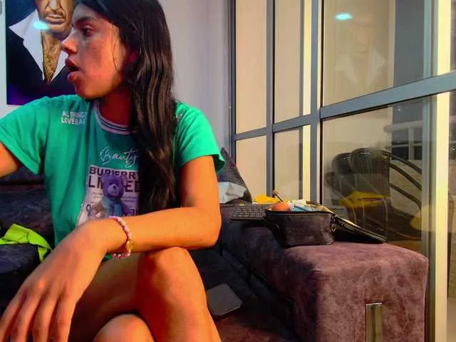 Live sex webcam photo for latin-couple77 #290326267