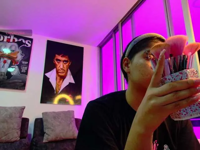 Live sex webcam photo for latin-couple77 #292265756