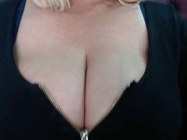 Live sex webcam photo for latin-goddess #273111784