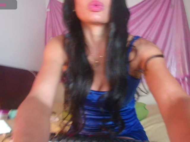 Live sex webcam photo for latinaStepmomm #290947358