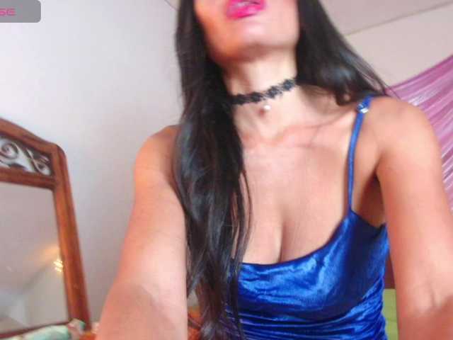 Live sex webcam photo for latinaStepmomm #290974275