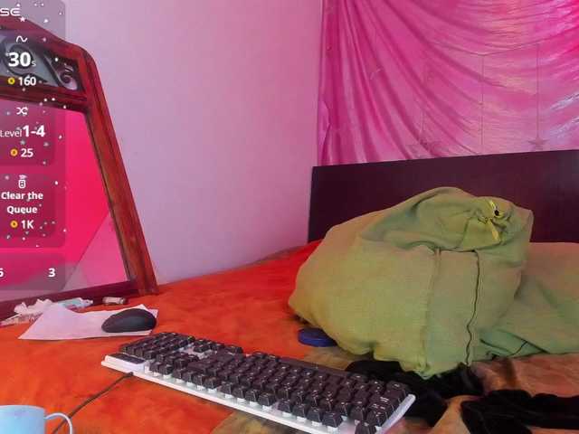 Live sex webcam photo for latinaStepmomm #291134999