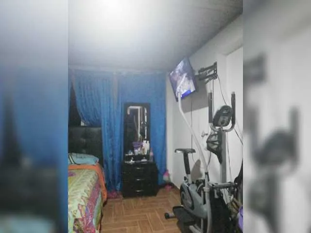 Live sex webcam photo for latinaamorosa #272430456