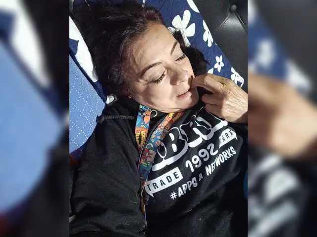 Live sex webcam photo for latinaamorosa #275469258