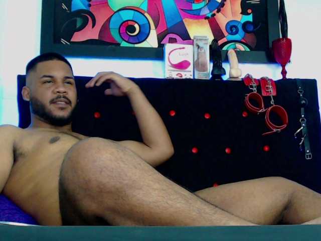 Live sex webcam photo for latinblack18 #273520847