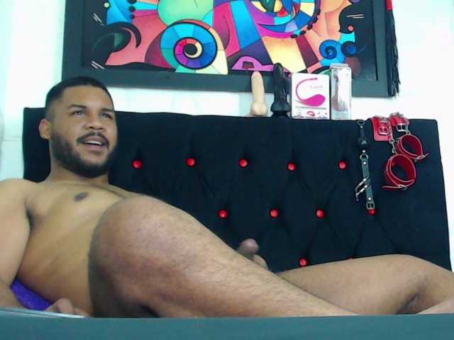 Live sex webcam photo for latinblack18 #273597482