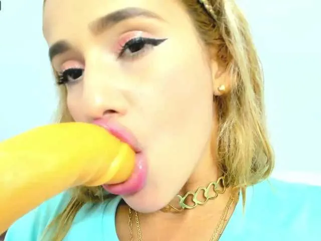 Live sex webcam photo for latincarlahot #271951433