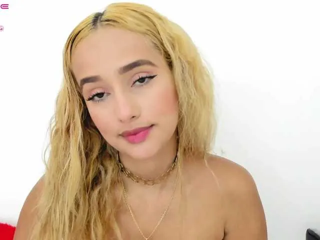 Live sex webcam photo for latincarlahot #273492230