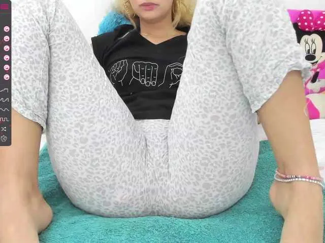 Live sex webcam photo for latincarlahot #273858442