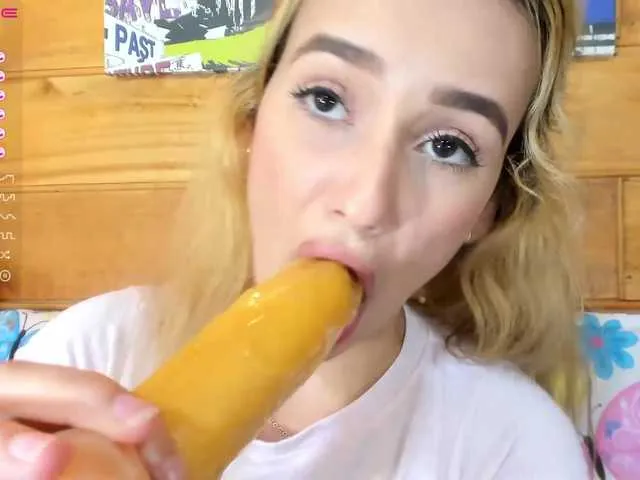 Live sex webcam photo for latincarlahot #274401144