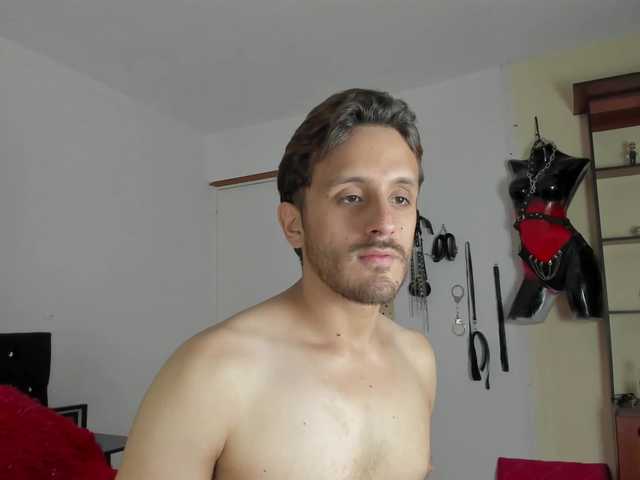 Live sex webcam photo for latinmilks69 #276032502