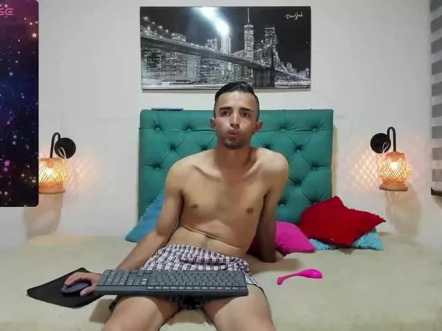 Live sex webcam photo for latinoslovers #276736208