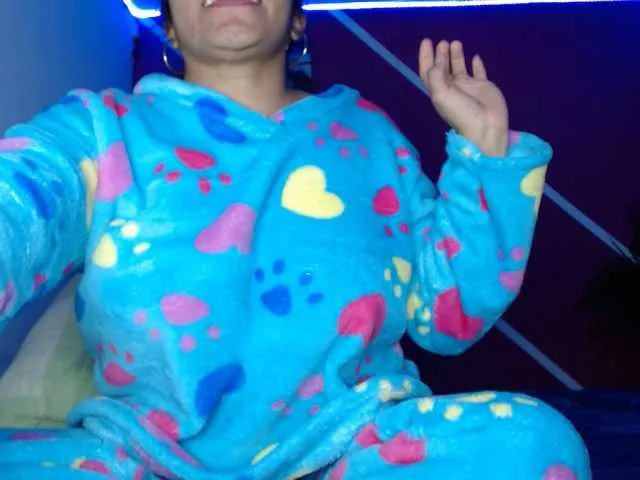 Live sex webcam photo for latinrapunzel4 #276875232