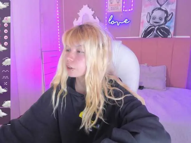 Live sex webcam photo for laukyubey #275531656