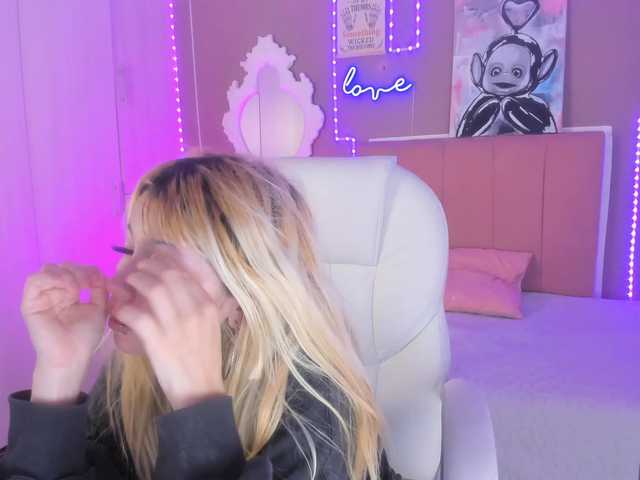 Live sex webcam photo for laukyubey #275689173