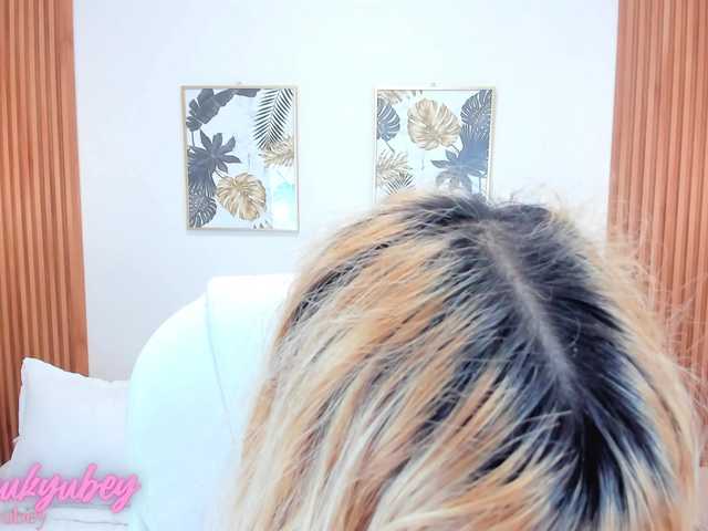 Live sex webcam photo for laukyubey #275910433