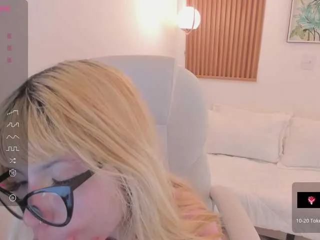 Live sex webcam photo for laukyubey #276772775