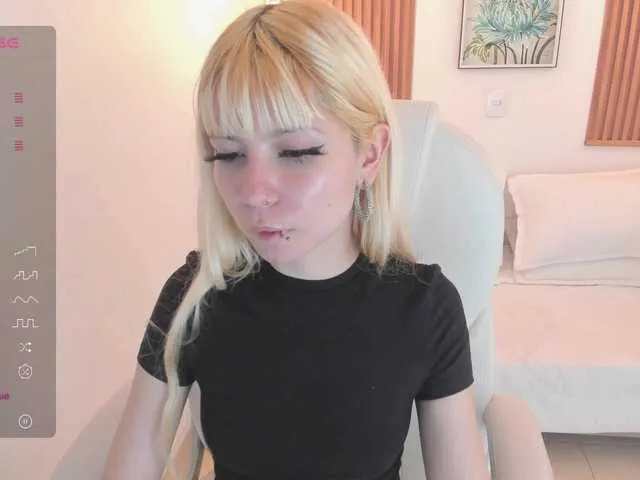 Live sex webcam photo for laukyubey #277254330