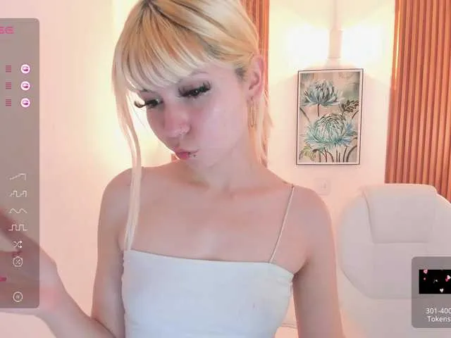 Live sex webcam photo for laukyubey #277338393