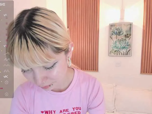 Live sex webcam photo for laukyubey #277575794