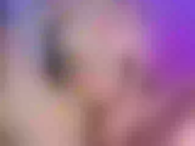 Live sex webcam photo for laura-hills18 #290166860