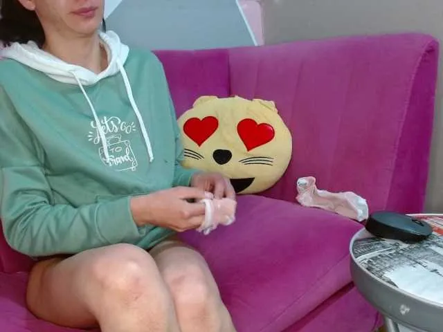 Live sex webcam photo for laura-smit #273466107