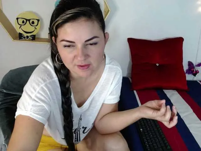 Live sex webcam photo for laurapink1 #272700955