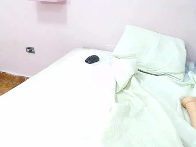 Live sex webcam photo for laurataylor #273677784