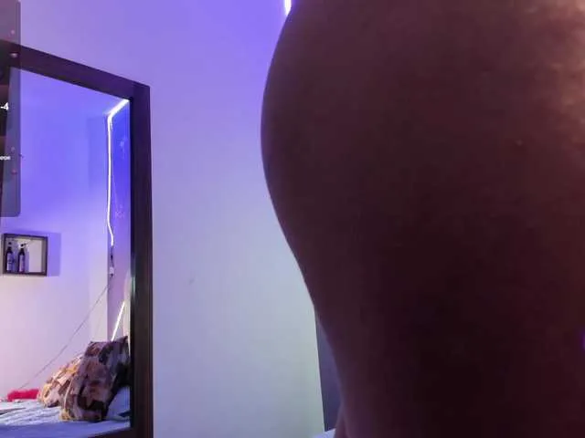 Live sex webcam photo for laurem-paulette #277141951