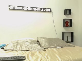 Live sex webcam photo for LaurenBritt #174211912