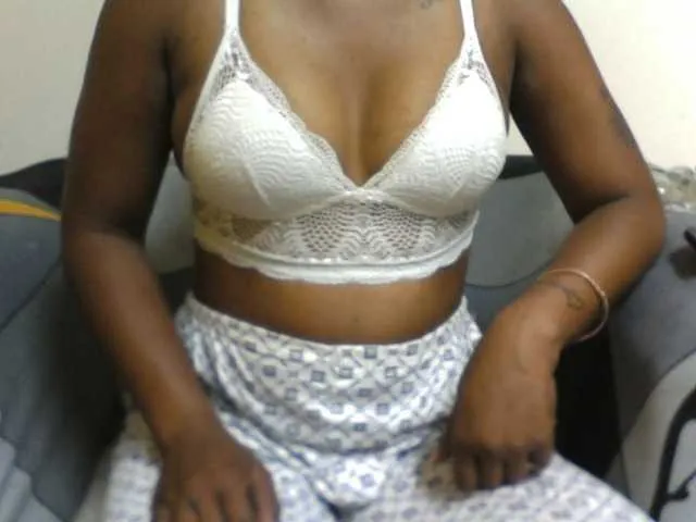 Live sex webcam photo for laurenah1 #290151286