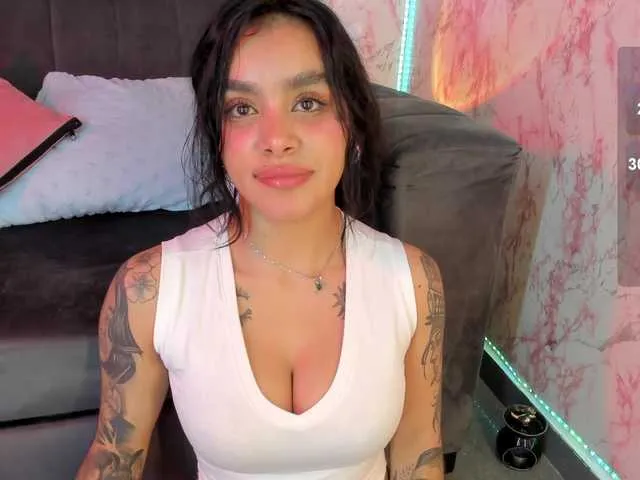 Live sex webcam photo for laurencamila1 #291000241